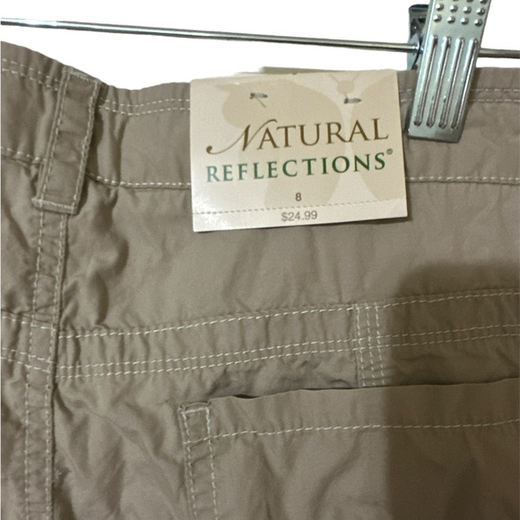 Women’s Shorts size 8 - Picture 4 of 4